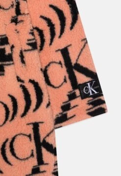 Calvin Klein Jeans Monogram Teddy Coat - Fleecejas - Pink -Mode Kledingwinkel 6590d4e2ea5f4336a162c670476dbd49