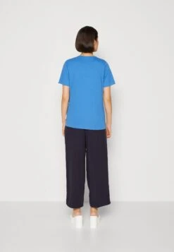 Marc O'Polo Short Sleeve V Neck - T-Shirt Basic - Summer Sky -Mode Kledingwinkel 6733398ad8df434784dc6d362c280599