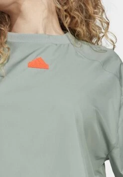 Adidas Sportswear City Escape - T-Shirt Basic - Silver Green -Mode Kledingwinkel 691ea04cd0c44a32b6a464c8cc3220d2