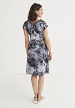 Patterned - Jerseyjurk - Blue Paisley -Mode Kledingwinkel 69a480acdeb04a4a9d657d950018c682