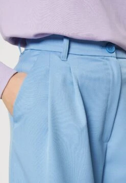 Monki Broek - Blue Light -Mode Kledingwinkel 6c4a06fcb2074349bb42f5ad645875db