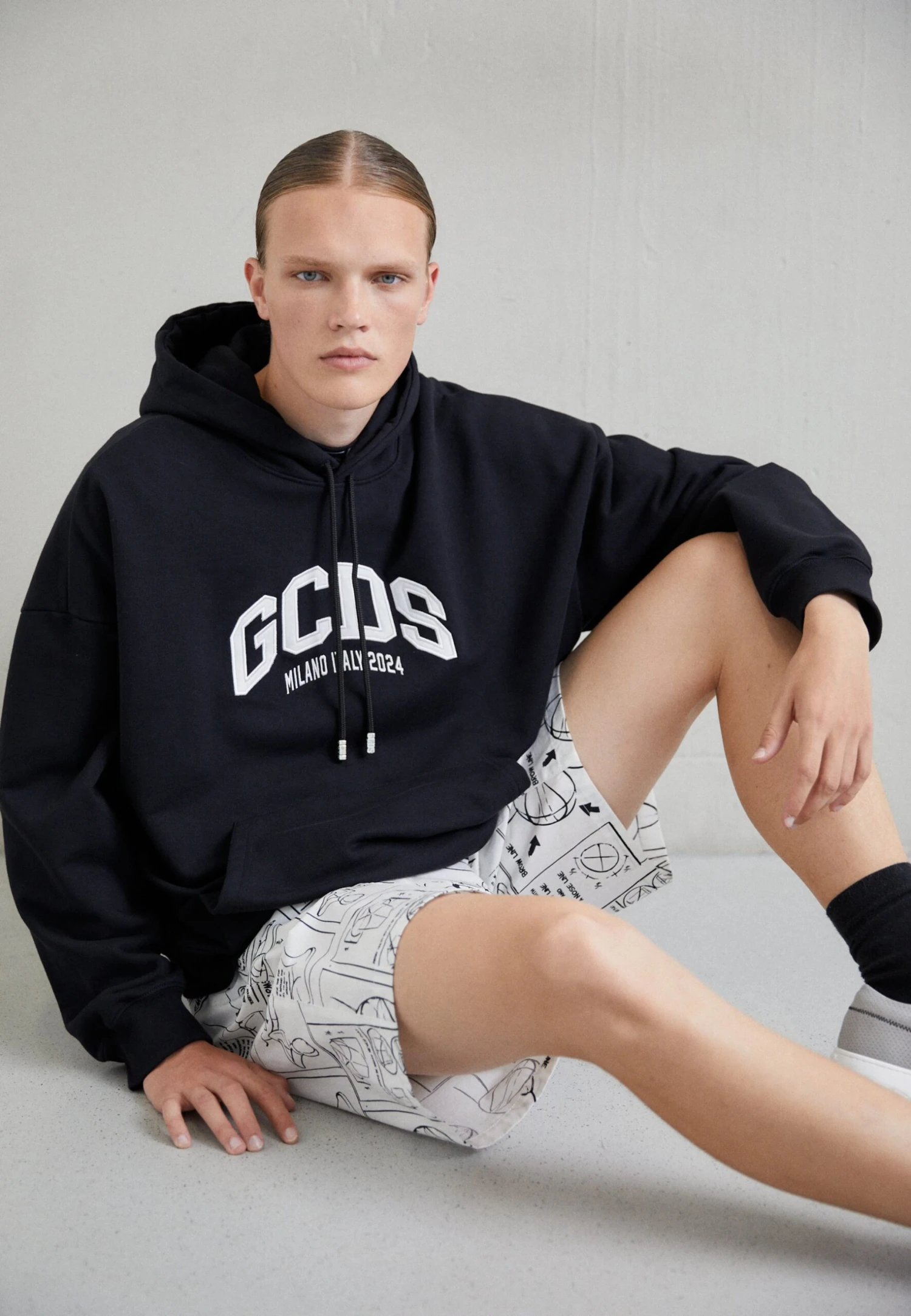 GCDS New Loose Hoodie - Hoodie - Black 3 GCDS New Loose Hoodie - Hoodie - Black