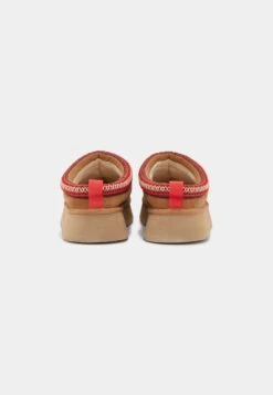 Ugg Tazz - Pantoffels - Chestnut -Mode Kledingwinkel 725e2db6df094e579025c7c6df03031a