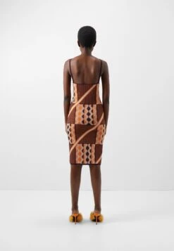 Tafii Dress - Etui-Jurk - Red/Orange 12 Tafii Dress - Etui-Jurk - Red/Orange -Mode Kledingwinkel 741a87aca0db4a0ea25caf4970cd141f