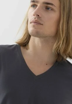 MEY V-Neck - T-Shirt Basic - Midnight Black -Mode Kledingwinkel 74f49addcd834cb7be73bb26b52d0533