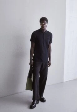 J.Lindeberg Arlo Logo Patch - Poloshirt - Black -Mode Kledingwinkel 75413ab485f245cd9ac8673566834538