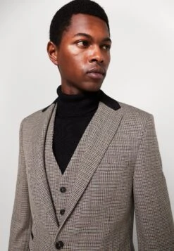 Milligan Suit Set - Kostuum - Taupe -Mode Kledingwinkel 7a8b3e8ad0894ae48b3f06bfcbee74d3