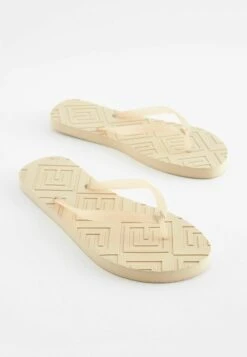 Next Monogram Detailing Standard - Teensandalen - Sand Natural 8 Next Monogram Detailing Standard - Teensandalen - Sand Natural -Mode Kledingwinkel 7b5d4bc318a449e8914f1119c9bfda81