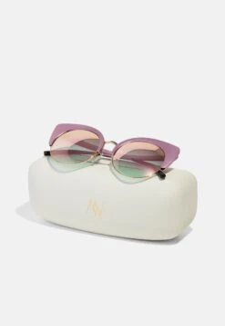 Zonnebril - Pink -Mode Kledingwinkel 7bd9ec76d20840e99e5b0db59cd44857