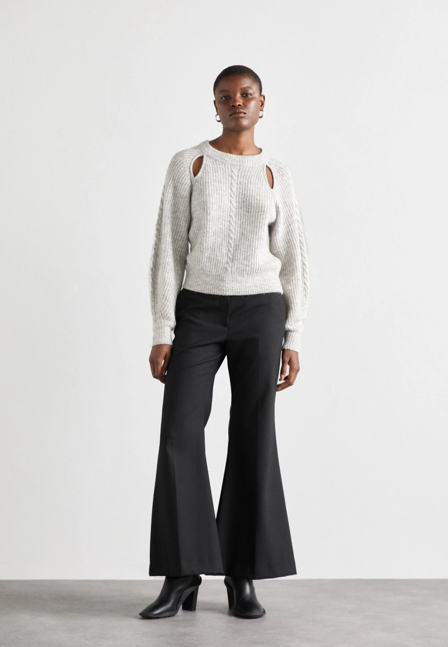 Designers Remix Verona - Trui - Grey 4 Designers Remix Verona - Trui - Grey - Afbeelding 2