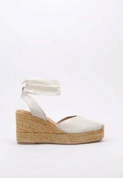 Karme - Hoge Hakken - Beige -Mode Kledingwinkel 803384e3072749eb95728848a4b38134