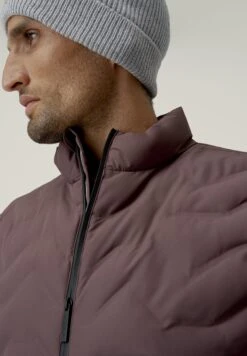 Born Living Yoga Sepik - Bodywarmer - Bleached Cherry -Mode Kledingwinkel 803fd741de5a403fa2054ef2ab63f154