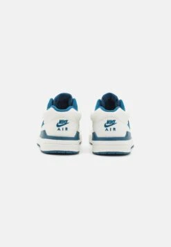 Jordan Stadium 90 - Sneakers Laag - Sail/Sky/Ozone Blue -Mode Kledingwinkel 80607f00bb3b4c5d9c46cc11547df370
