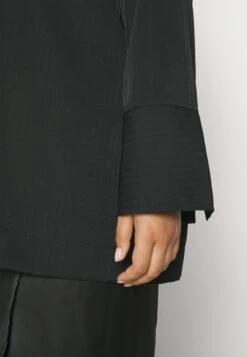 Objalbi Tunic - Blouse - Black 14 Objalbi Tunic - Blouse - Black -Mode Kledingwinkel 83cb9426bc094762b0219b5eeaadd63d