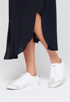 Nieuwe uitgaven -Mode Kledingwinkel 84261c8870204f29b60bd0ecc80dac4a