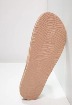 Reef Cushion Bounce Court - Teensandalen - Rose Gold -Mode Kledingwinkel 85c5a497444749969f7c7eb716fd966c