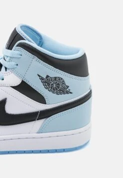 Air Jordan 1 Mid Se - Sneakers Hoog - White/Ice Blue/Black -Mode Kledingwinkel 8787d310a7e94259b7bda04ac9e2d7f6