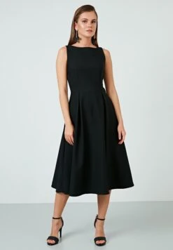 Nieuwe uitgaven 1 LELA Crew Neck Pleated Midi - Cocktailjurk - Black