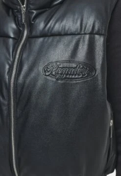 Pegador Zito Cropped Vest - Bodywarmer - Black -Mode Kledingwinkel 8df2330466be4ca89c3f140b1515982e