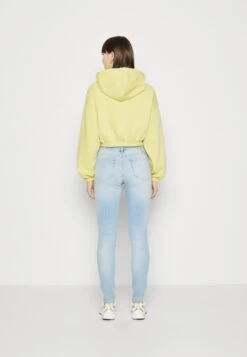 Calvin Klein Jeans Mid Rise- Jeans Skinny Fit - Denim Light 10 Calvin Klein Jeans Mid Rise- Jeans Skinny Fit - Denim Light -Mode Kledingwinkel 92e99e6340c647f19c1a4f8d5e33cb90