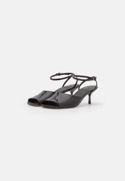 Sportmax Pilard - Sandalen - Nero -Mode Kledingwinkel 9322b6a36aa844cb8223d62761e2b651