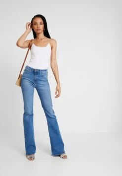 Nieuwe uitgaven -Mode Kledingwinkel 9473d6468ab94384bbd15772ec3de888