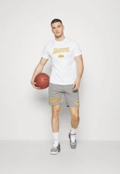 NEW ERA Nba Team Logo Shorts Los Angeles Lakers - Korte Broeken - Grey -Mode Kledingwinkel 962cee7d364943e79a802d313c3f48cc