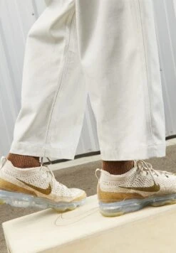 Nike Sportswear Air Vapormax 223 Fk Nn - Sneakers Laag - Sand Drift Bronzine