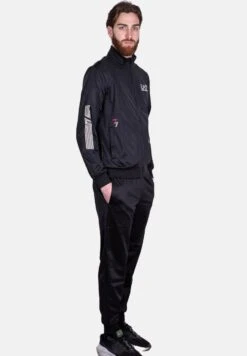 EA7 Emporio Armani Tuta 7 Lines Set - Trainingspak - Nero 9 EA7 Emporio Armani Tuta 7 Lines Set - Trainingspak - Nero -Mode Kledingwinkel 997e1e1c53c741b0a72055c654b78c5b