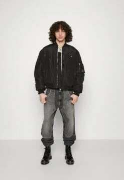 Nieuwe uitgaven -Mode Kledingwinkel 997f5ab497c94c7bb13175f4e3f5bfc9