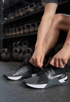 Nieuwe uitgaven -Mode Kledingwinkel 9a326c5fee044e05953fdb9e8c3e593c