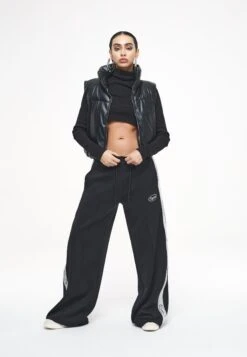 Pegador Zito Cropped Vest - Bodywarmer - Black -Mode Kledingwinkel 9c0fca23485a4544aa57da23ad0928d7