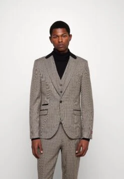 Milligan Suit Set - Kostuum - Taupe -Mode Kledingwinkel 9e7b2f6c7d0a4c9fbed516c4fd4c0919