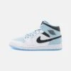 Air Jordan 1 Mid Se - Sneakers Hoog - White/Ice Blue/Black -Mode Kledingwinkel 9ede60c0eae9466aba239d87a3ee4e09