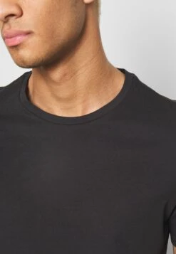 Pier One 7 Pack - T-Shirt Basic - Black -Mode Kledingwinkel 9ff1310308384925af8ab3297a7ee42a