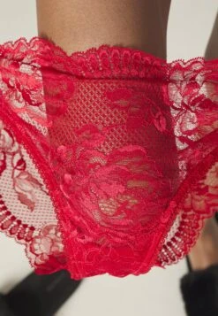 Hunkemöller Marine - Beugel Bh - Red 12 Hunkemöller Marine - Beugel Bh - Red -Mode Kledingwinkel a171f561687341fda126d343921f25ac