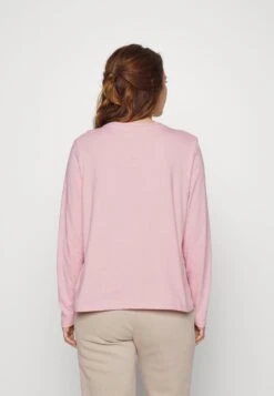 Franchise Logo- Longsleeve - Pink Standard -Mode Kledingwinkel a391ed45cb5749b49dcd8ea25c2f4686