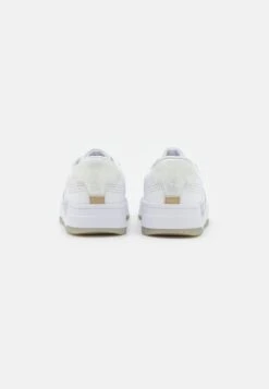 Puma Cali Dream Re:Collection- Sneakers Laag - White/Arctic Ice/Putty -Mode Kledingwinkel a4a638c2c2e34fb28a97316de1ef5c8b