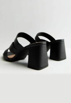 New Look Wide Fit Asymmetric Block - Muiltjes Met Hak - Black -Mode Kledingwinkel a4db307dc5964e66ab94a24e620fe49a