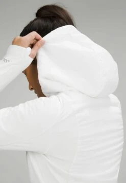 Lululemon Push Your Pace - Runningjack - White 13 Lululemon Push Your Pace - Runningjack - White -Mode Kledingwinkel a6bd1a1dbbd0497bbfced95187b94855