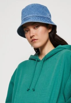 WEEKDAY Essence Standard Hoodie - Sweater - Green -Mode Kledingwinkel a9b5c8f479af4f4f9b7d1399a3ada799