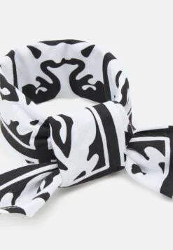 Nieuwe uitgaven -Mode Kledingwinkel ae322de1392b425793eb942caa13001f