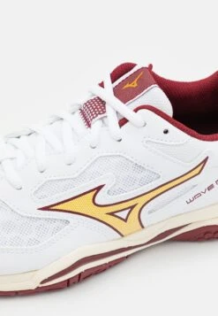 Mizuno Wave Phantom 3 - Volleybalschoenen - White/Cabernet/Gold -Mode Kledingwinkel b416bc5cf0bb4fc693fcaddcd7cd01b7