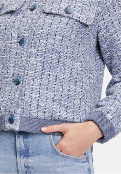 Mit Rundhalsausschnitt - Lichte Jas - Light Blue Dark Blue 13 Mit Rundhalsausschnitt - Lichte Jas - Light Blue Dark Blue -Mode Kledingwinkel bc7dad6d0dc048f385d0e7e0a60b643b