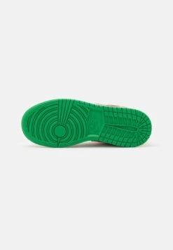 Air Jordan 1 Mid Se Unisex - Basketbalschoenen - Chutney/Celestial Gold/Lucky Green/Hot Punch/White -Mode Kledingwinkel c0071bb5400b415f802b50c8217b1743