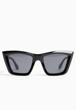 BERSHKA Zonnebril - Black 15 BERSHKA Zonnebril - Black -Mode Kledingwinkel c2393e8fd2134a70804fd6595ec41a0a