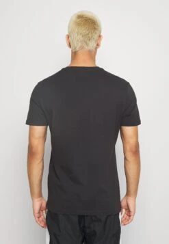 Pier One 7 Pack - T-Shirt Basic - Black -Mode Kledingwinkel c239e8a3e78042a8accd19b3ccbc3f93