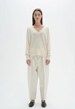 InWear Lukka V-Neck Premium - Trui - Whisper White 11 InWear Lukka V-Neck Premium - Trui - Whisper White -Mode Kledingwinkel c31cda7af01c45e3afa4e31c6531f96b