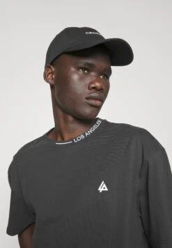 YOURTURN T-Shirt Print - Black 11 YOURTURN T-Shirt Print - Black -Mode Kledingwinkel c8336ea10eb845b7935fa16af4624900