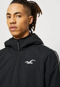 Hollister Co. Sherpa Lined Sport Hoodie - Jas - Black -Mode Kledingwinkel cdbf1e96447a41a7a2aea468d74bcb06